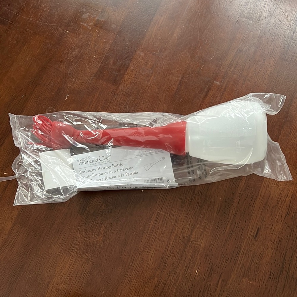 NEW Pampered Chef BBQ Basting Bottle